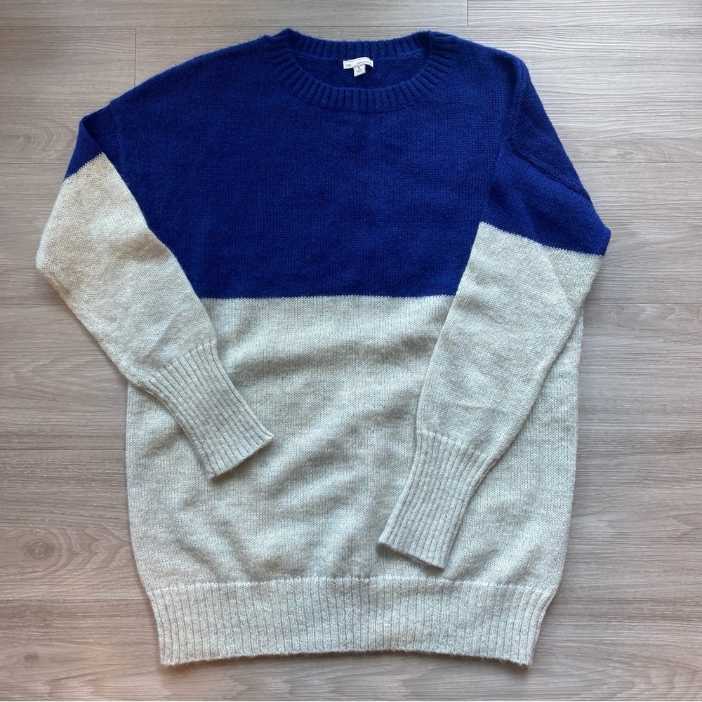 Gap Sweater - Medium